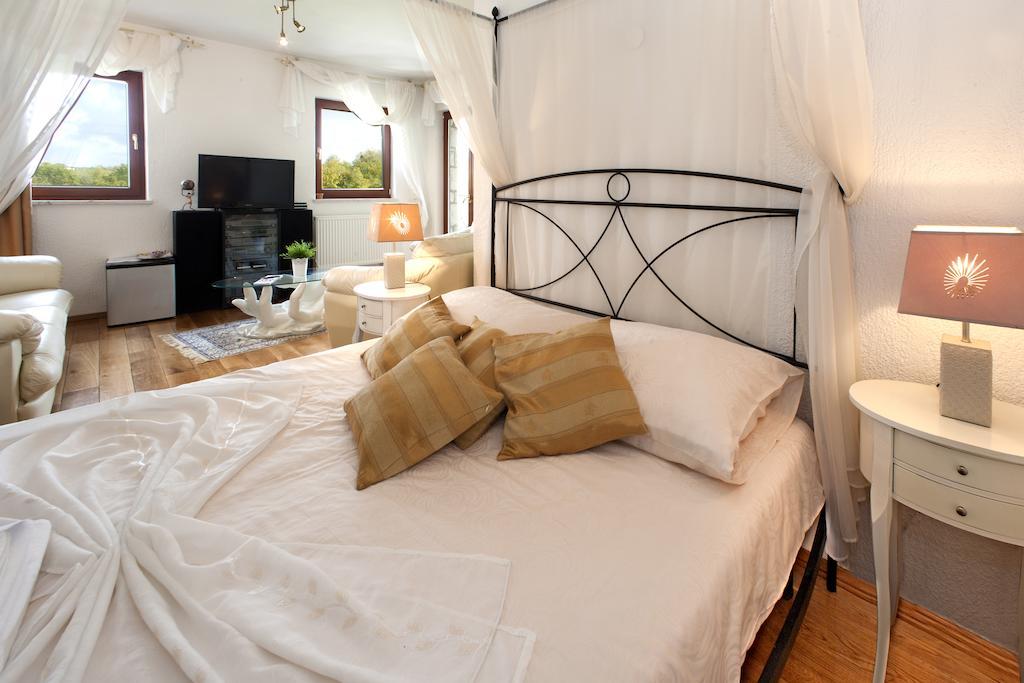 Villa Castello Rausch Valkarin Kamer foto
