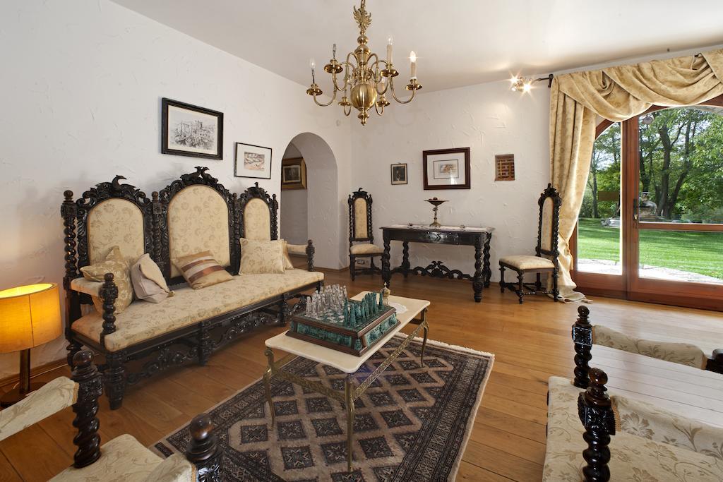 Villa Castello Rausch Valkarin Buitenkant foto