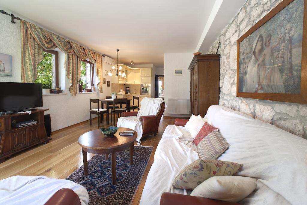 Villa Castello Rausch Valkarin Kamer foto