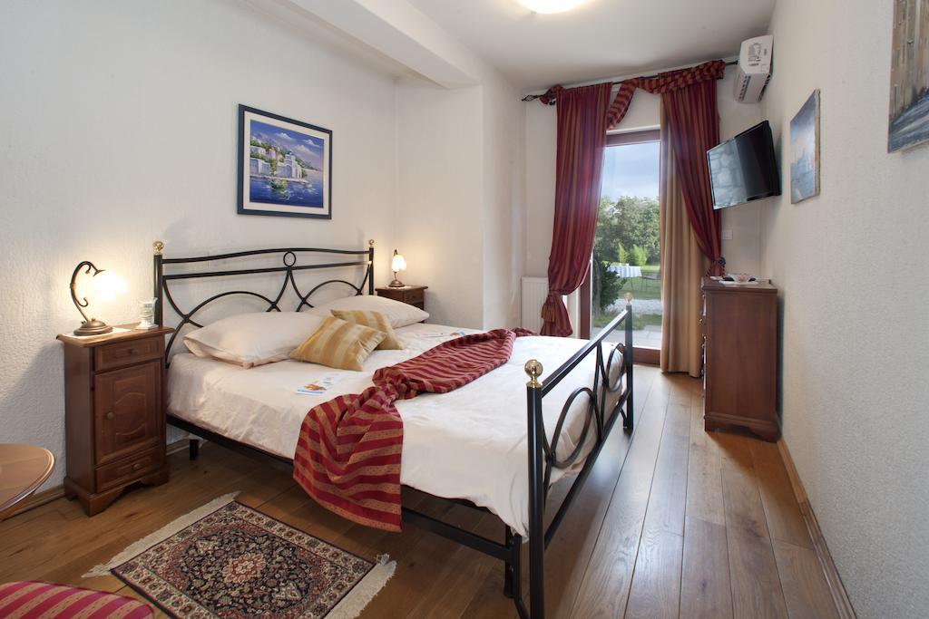 Villa Castello Rausch Valkarin Kamer foto