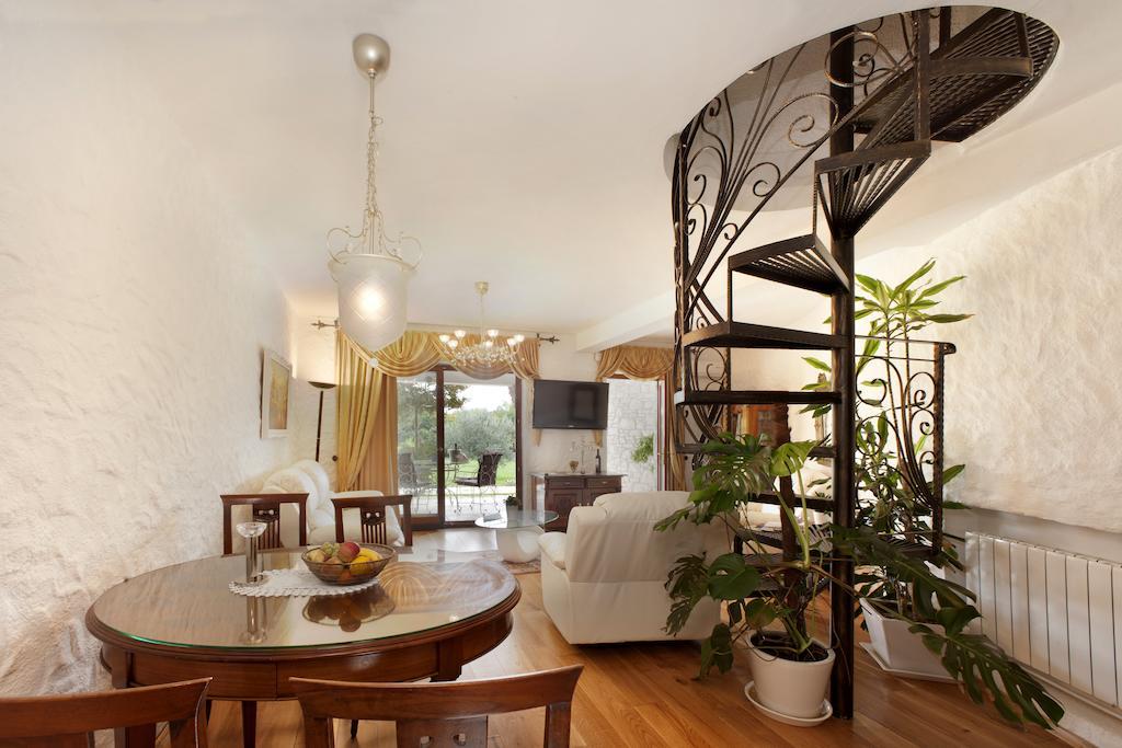 Villa Castello Rausch Valkarin Kamer foto
