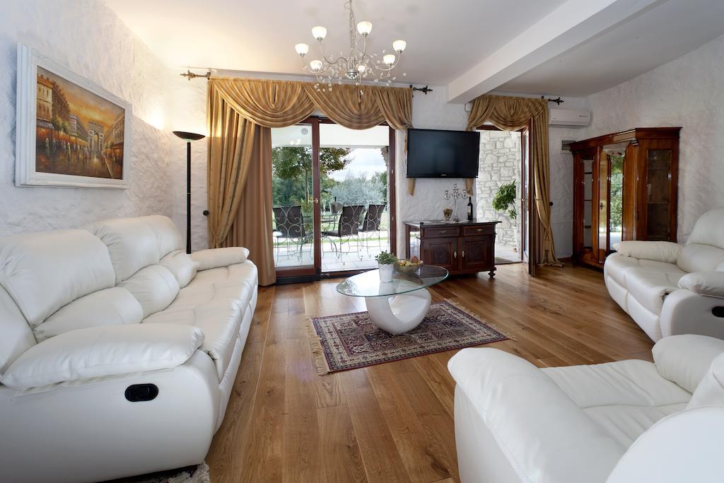 Villa Castello Rausch Valkarin Kamer foto