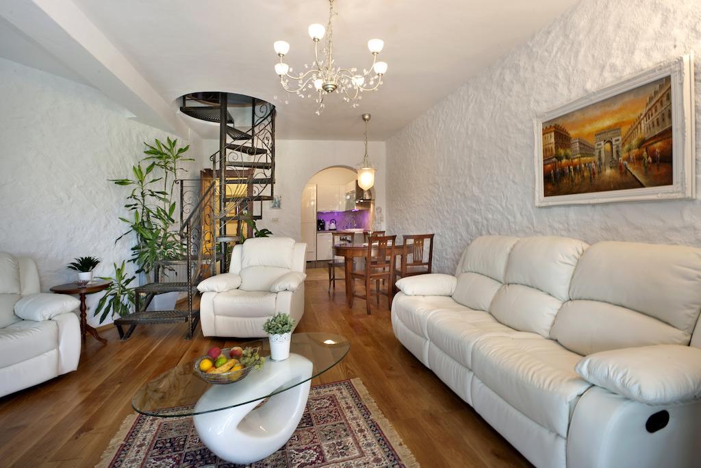 Villa Castello Rausch Valkarin Kamer foto