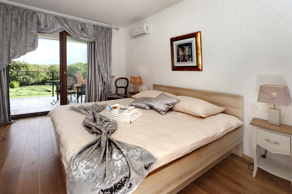 Villa Castello Rausch Valkarin Kamer foto