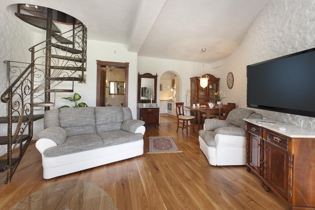 Villa Castello Rausch Valkarin Kamer foto