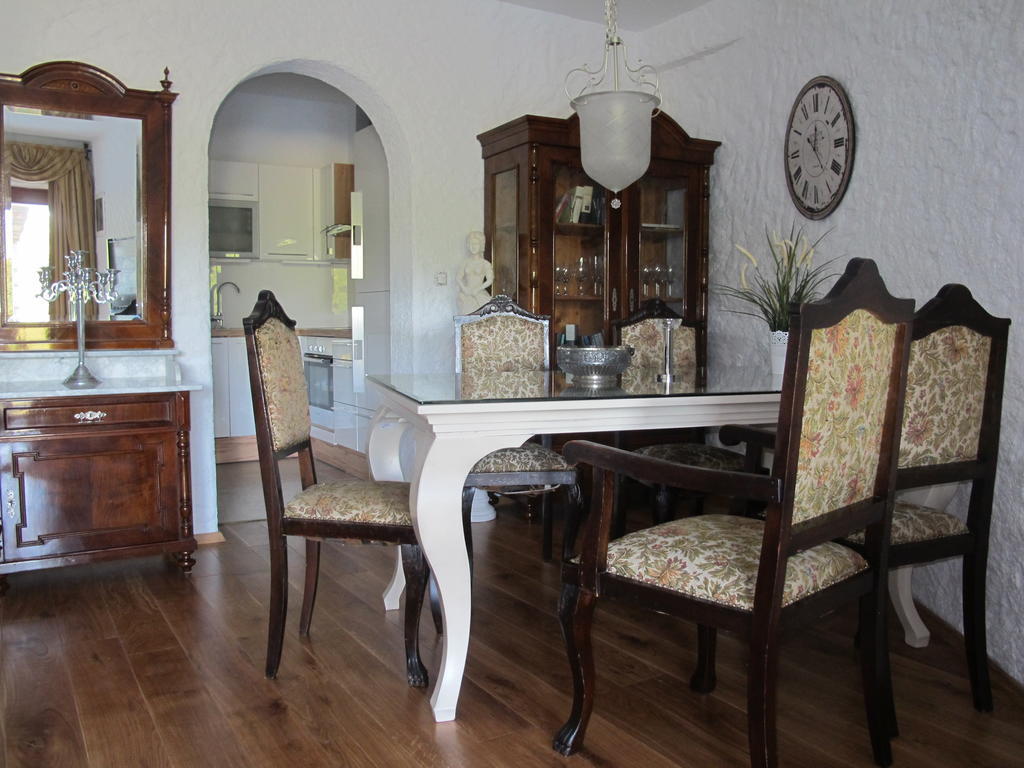 Villa Castello Rausch Valkarin Buitenkant foto