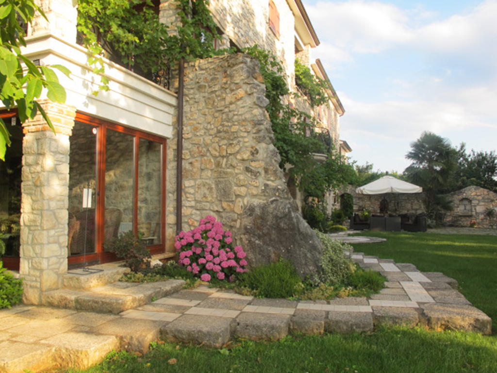 Villa Castello Rausch Valkarin Buitenkant foto